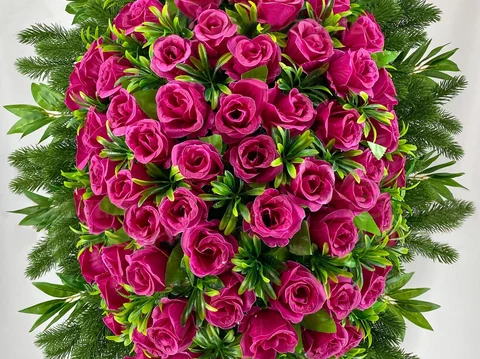 Искусственный венок «Овал малый экс с еловой веткой» — фото товара