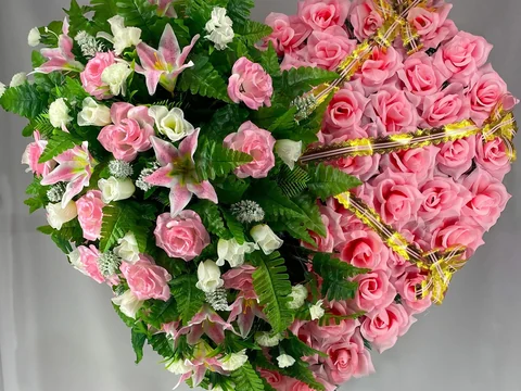 Искусственный венок «Сердце большое элитное» — фото товара
