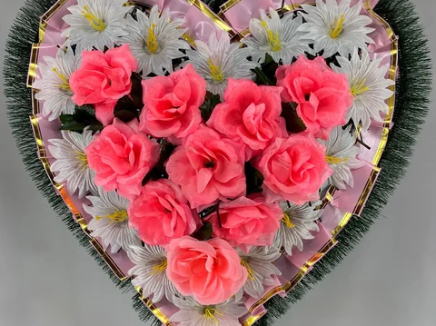 Искусственный венок «Сердце среднее» — фото товара