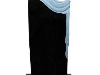 Гранитный вертикальный памятник «№43» — фото товара